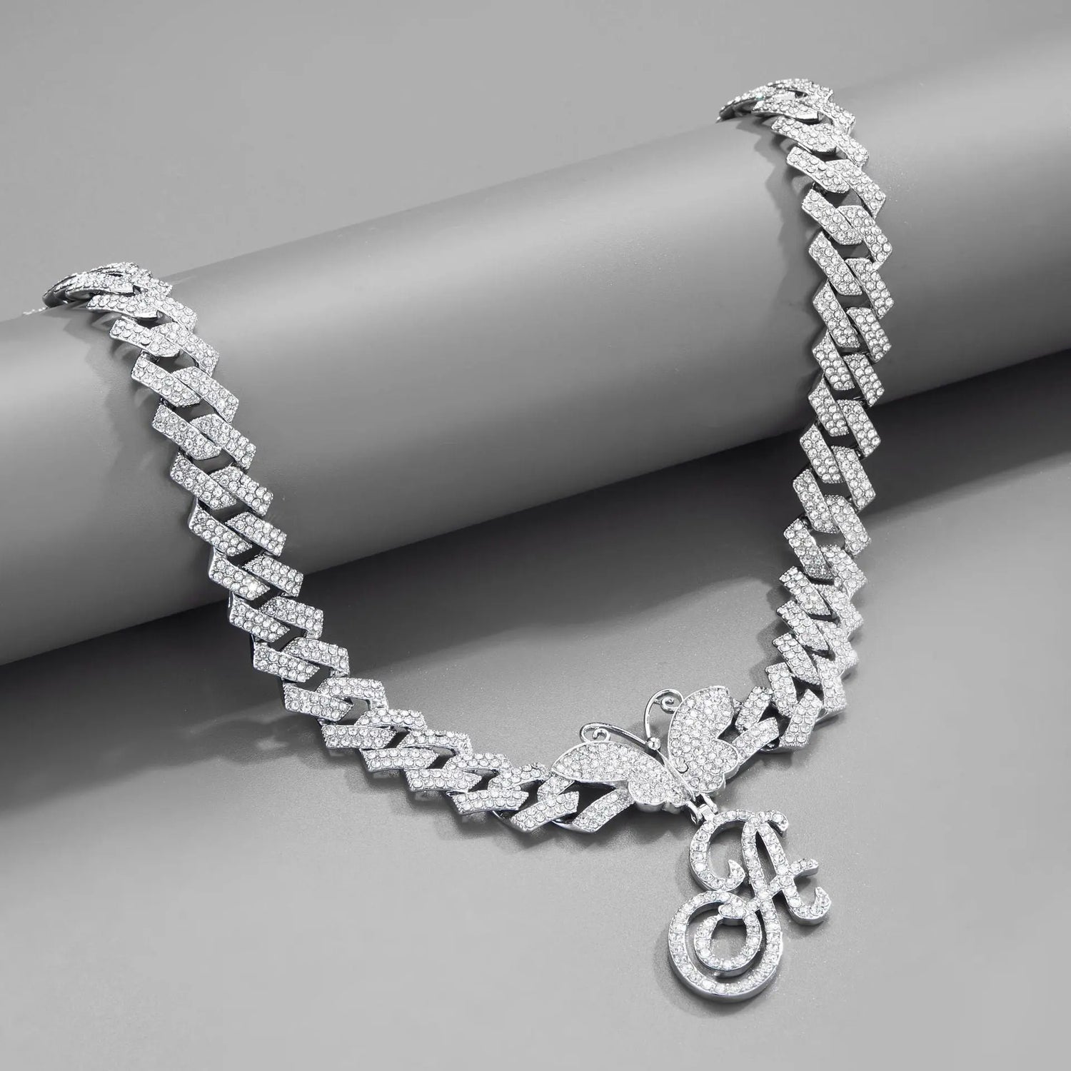 18inch  Cuban Chain Butterfly Letter Full Diamond Pendant Cuban Chain Personalized Exaggerated Thick Chain Hiphop Jewelry eprolo
